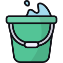 Seau vert avec de l'eau